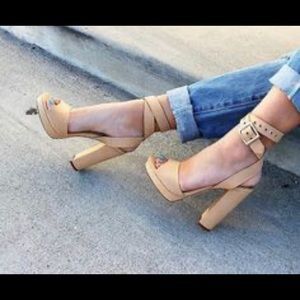 Liliana “ cardi3 “ heels